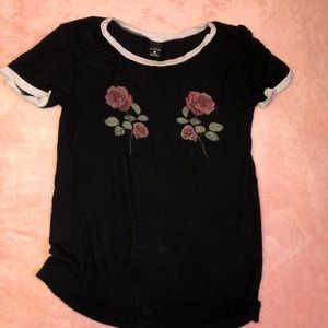 Empyre rose tee